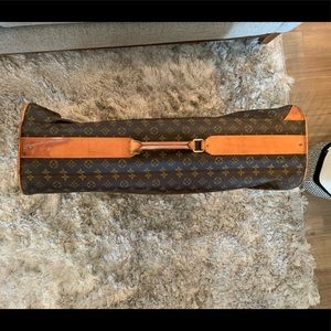 Louis Vuitton luggage 29 inches x22 inches